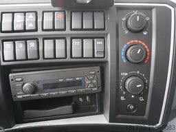 Renault D280 16T / Box truck 18 EPAL / Tail lift