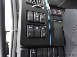 Renault D280 16T / Box truck 18 EPAL / Tail lift