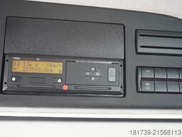 Mercedes-Benz Arocs 2633 flatbed truck / Crane FASSI