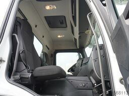 Mercedes-Benz Arocs 2633 flatbed truck / Crane FASSI