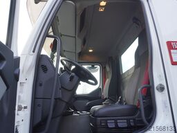 Renault C320 P4x2 E6 / Fassi 5.6 t / Range 8 m /