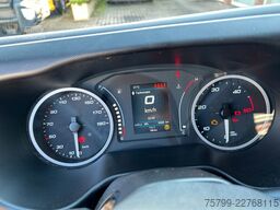 IVECO Daily 35-140 Pritsche mit Doppelkabine 4x2