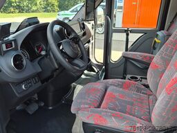 MERCEDES-BENZ 30 Sitzer Schul- Transferbus 519 Lagerfahrzeug