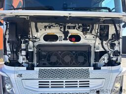 Volvo FH 500 6x4 FOR SALE AS CHASSIS / GLOBE XL / RET...