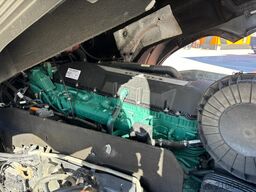 Volvo FH 500 6x4 FOR SALE AS CHASSIS / GLOBE XL / RET...