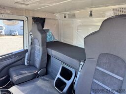 Iveco T-Way AT720T43TH AT ADR Tractor Head (10 units)