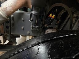 VOLVO FMX 460 6x4 liftachse Abrollkipper KRAN 13m FUNK
