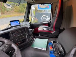 VOLVO FMX 460 6x4 liftachse Abrollkipper KRAN 13m FUNK