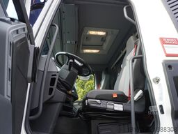 Renault C380 Comfort 6x4 / Atlas 172.3E crane