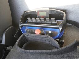 Renault C280 DTI 8 / HDS Fassi F135A.22 / remote