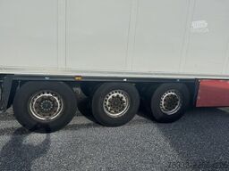 Schmitz Cargobull 3 achs Tiefkühl Doppelst.Carrier 1350 Po