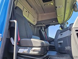 RENAULT T 520