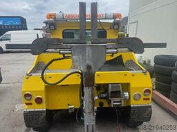 Iveco Massif Haken / Brillenfahrzeug