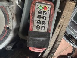 Iveco Massif Haken / Brillenfahrzeug