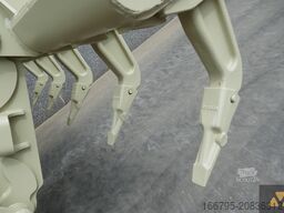 Caterpillar 130G Ex-army