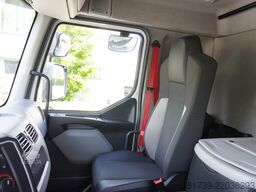 Renault D280 16T / Box truck 18 EPAL / Tail lift