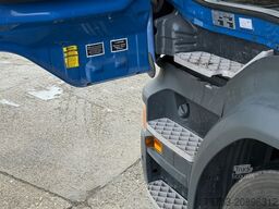 SCANIA R450 Lowliner mit Hubsattelkupplung