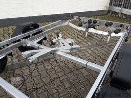 Brenderup 2500kg Premium 650cm Motorboot Trailert