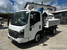 Furgone ribaltabile a tre lati con gru ISUZU M27