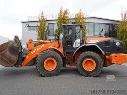 Hitachi ZW220 articulated loader / 2 buckets