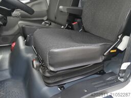 FUSO Canter BAKWAGEN 3C15 MET 750KG LAADKLEP