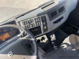 Volvo FL240 Closed Box / Loading Lift / 157.000 KM