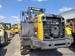 KOMATSU WA380 1. Hd aus Kommunalbesitz