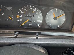 MERCEDES-BENZ 190 E 1.8  Limousine Oldtimer PKW Automatik