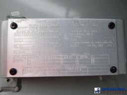 Renault Premium 270 dxi 4x2 fuel tank 13 m3 / 4 comp