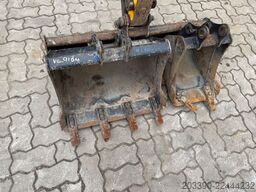 JCB 15C-1 / 825 H /  3 x Löffel / Kabine