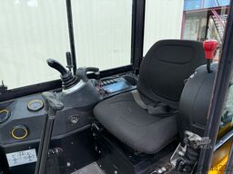 JCB 15C-1 / 825 H /  3 x Löffel / Kabine