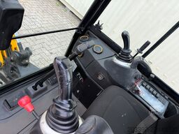 JCB 15C-1 / 825 H /  3 x Löffel / Kabine