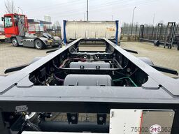 Krone NEU UND DIREKT VERFÜGBAR: 20FT-ADR-FAHRGESTELL ...