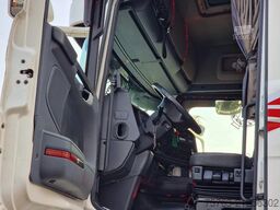 Scania R620-V8 Highline 6x4 - Bussbygg box with heater...