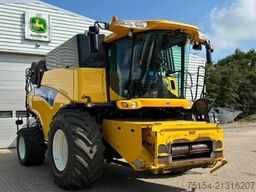 New Holland CR 9090