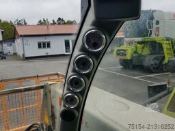 CLAAS Scorpion 7044 Vario Power