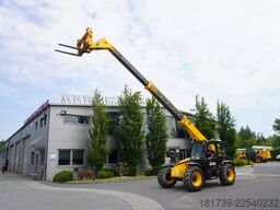 JCB 535-95 / 3.5 T / range 9.5 m / joystick