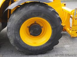 JCB 535-95 / 3.5 T / range 9.5 m / joystick