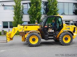 JCB 540-140 telescopic loader / 14 m range