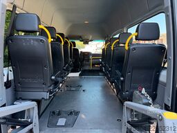 MERCEDES-BENZ Sprinter 314 BlueTEC 9 Sitze Rollstuhllift Klima