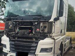 MAN TGX 18.510 beschädigt /damaged