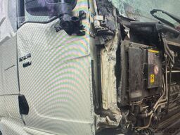 MAN TGX 18.510 beschädigt /damaged