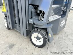 Combilift C3000CB GAS TRIPLEX 4900 POSITIONER TOP1