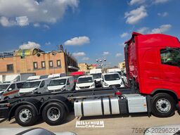 Volvo FH 460 PORTACASSE L/TELAIO 2023