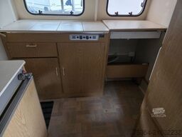 KIP Kompakt KK 400 EK Wohnwagen Hubdach Küche