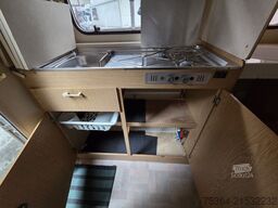 KIP Kompakt KK 400 EK Wohnwagen Hubdach Küche