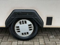 KIP Kompakt KK 400 EK Wohnwagen Hubdach Küche