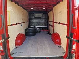 VOLKSWAGEN Crafter 35 TDI Kasten/Klima /AHK/Dachträger