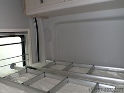 BÜRSTNER Lineo C 550 Tageszulassung / Schlafdach, Automat