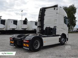 VOLVO FH 460 Globetrotter XL i-Save SideSkirts
